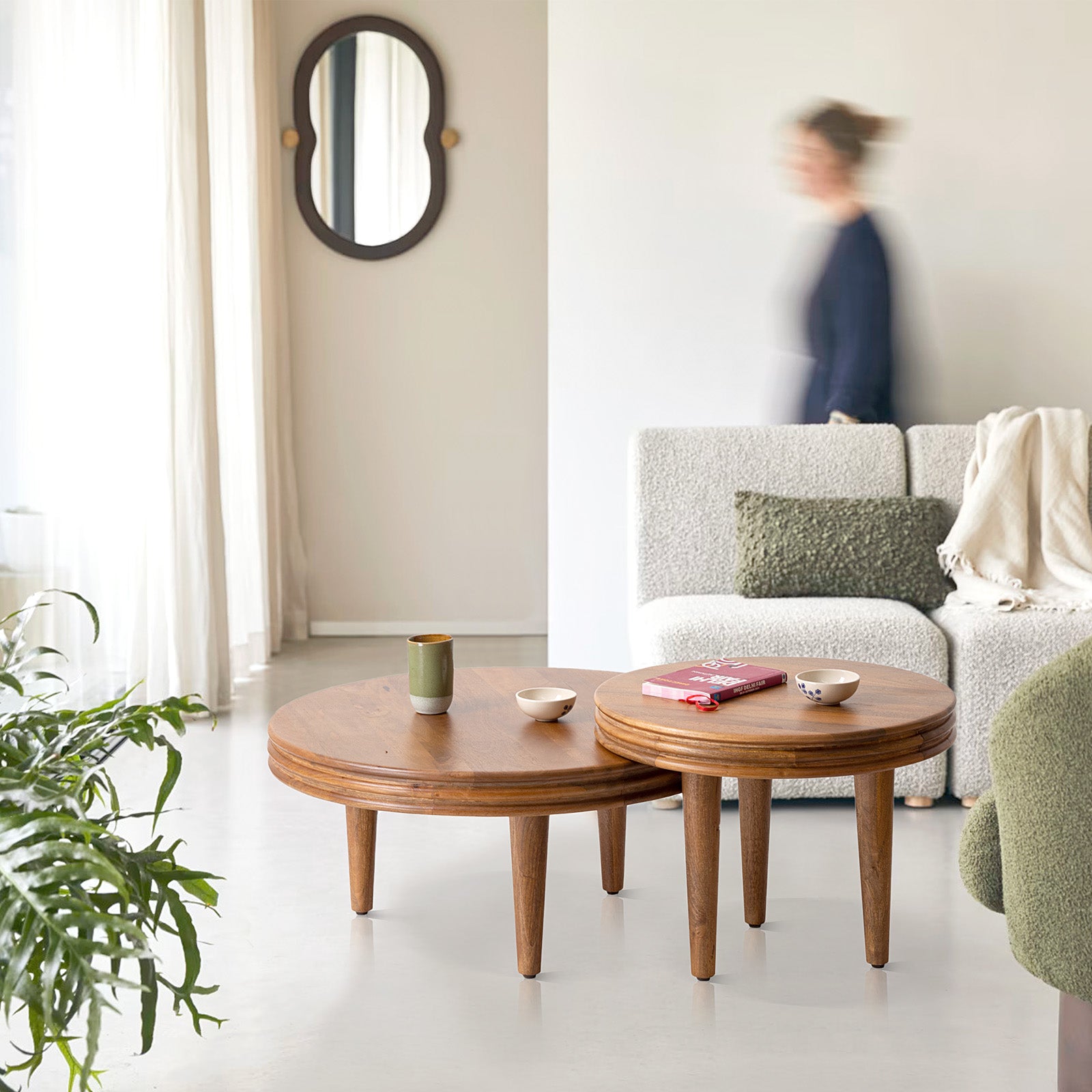 2 Set Of Round Nesting Coffee Tables