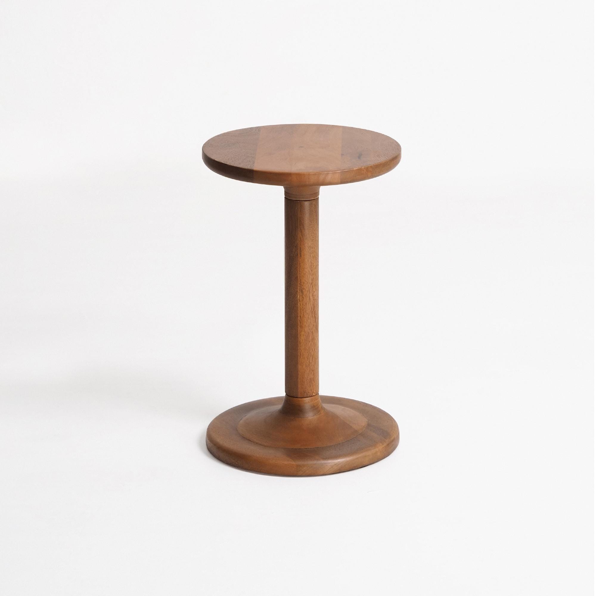 Mango Mango Wood Pedestal Table